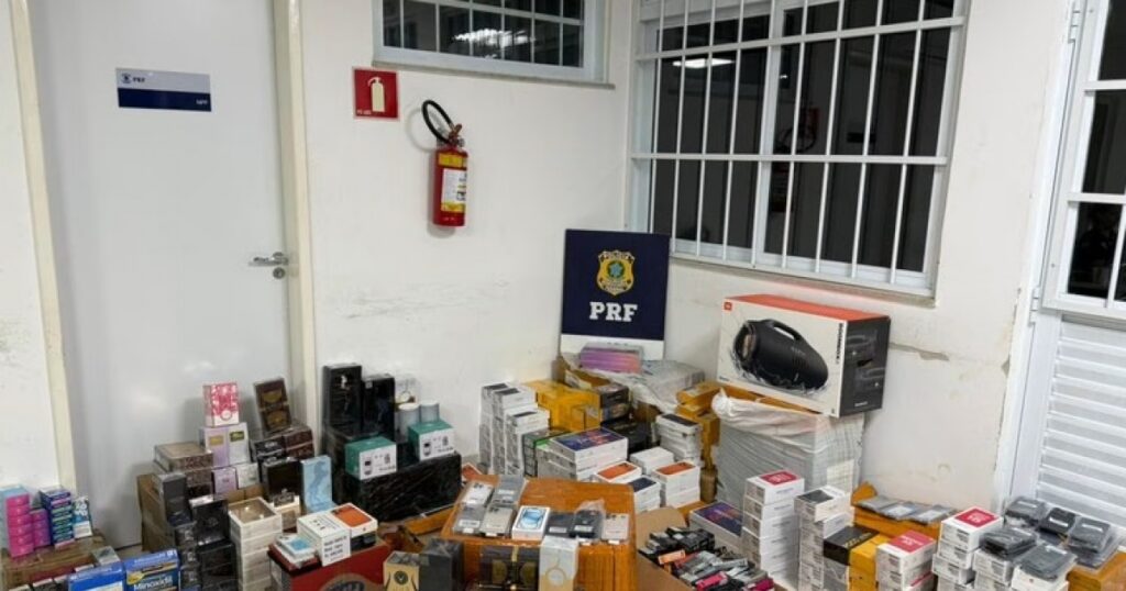 Polícia Rodoviária Federal Apreende Carga de Eletrônicos e Perfumes na BR-116