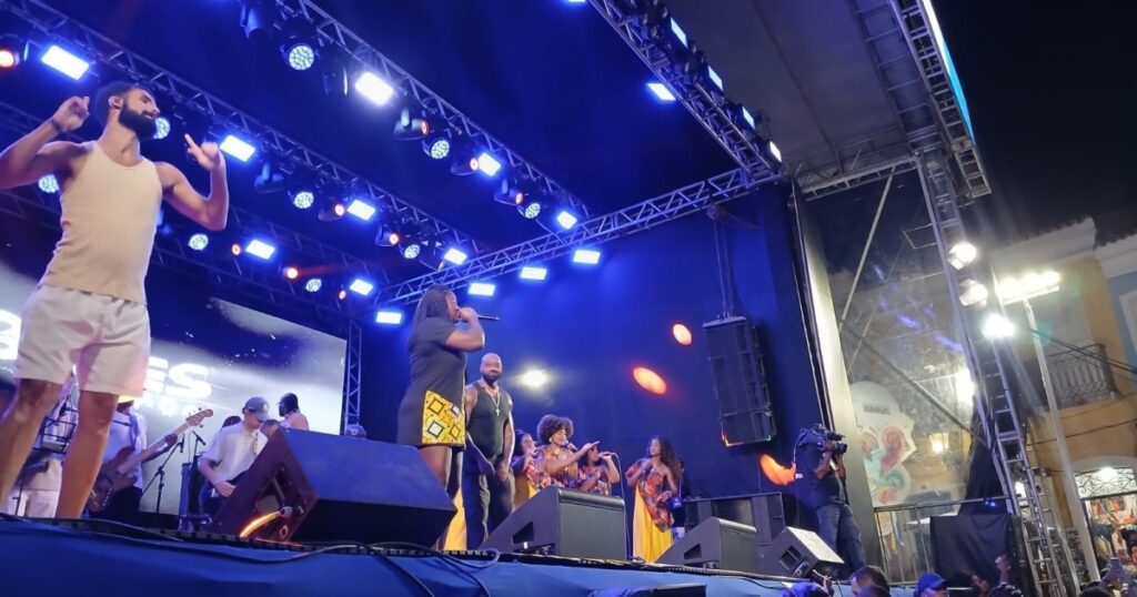 Quabales Banda e MV Bill: Um Show Especial no Carnaval do Pelourinho