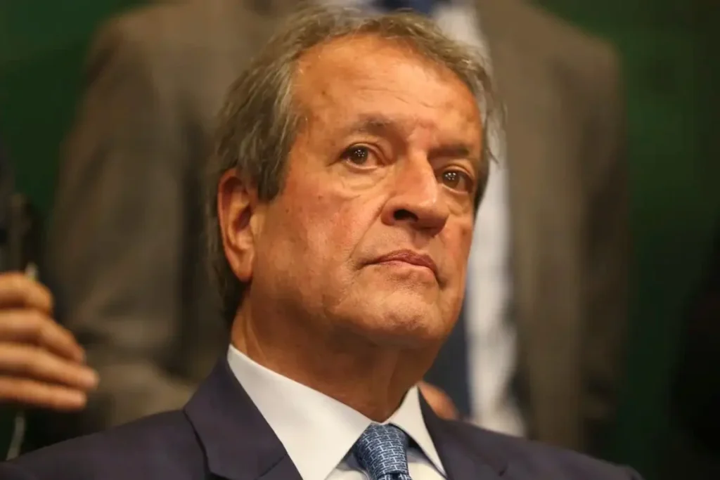 ACM Neto e Flávio Bolsonaro: Indícios de Alinhamento para 2026 ACM Neto e Flávio Bolsonaro: Indícios de Alinhamento para 2026