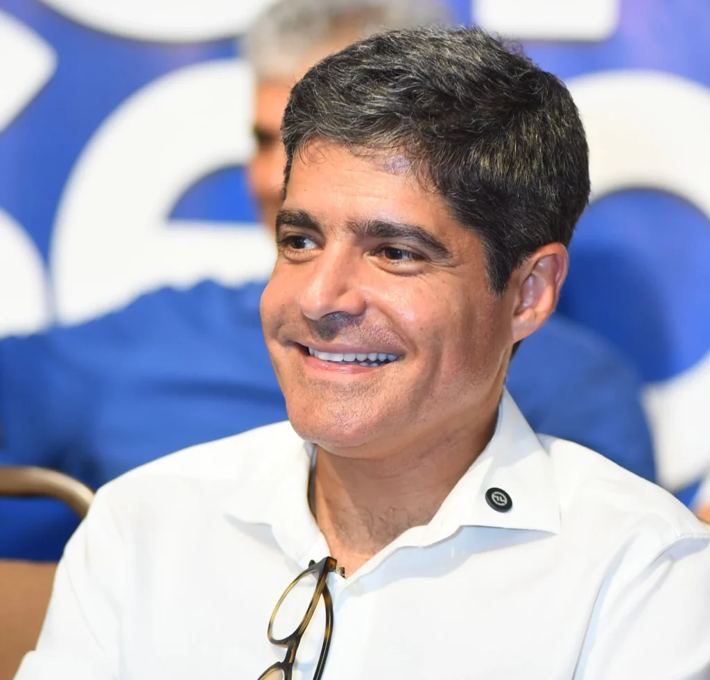 ACM Neto se Destaca em Pesquisa Eleitoral para o Governo da Bahia