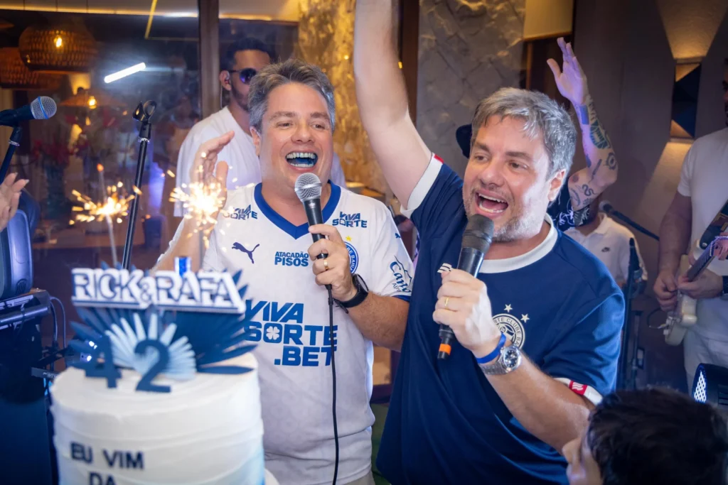 Aniversário em Praia do Forte: Rafael e Ricardo Cal Comemoram com Feijoada Festiva
