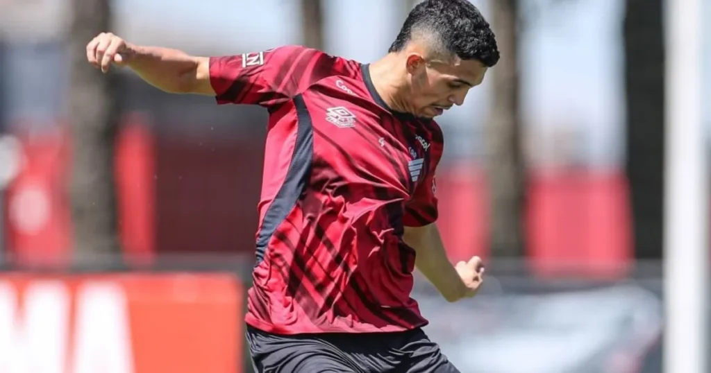 Athletico-PR se Prepara para Enfrentar o Bahia Sem Seu Titular – Veja as Alternativas de Odair Athletico-PR se Prepara para Enfrentar o Bahia Sem Seu Titular - Veja as Alternativas de Odair