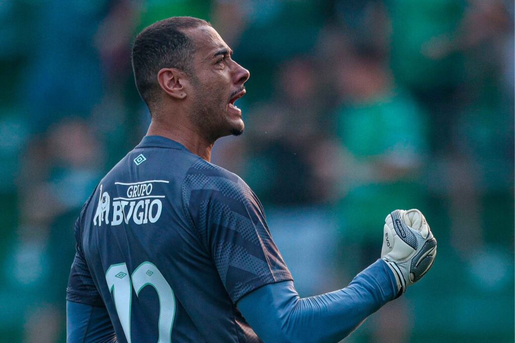 Bahia Anuncia a Contratação do Goleiro Léo Vieira, da Chapecoense