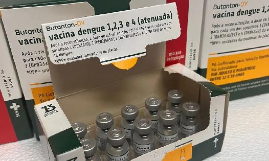 Bahia inicia distribuição de vacina 100% nacional contra dengue em 417 municípios Bahia inicia distribuição de vacina 100% nacional contra dengue em 417 municípios