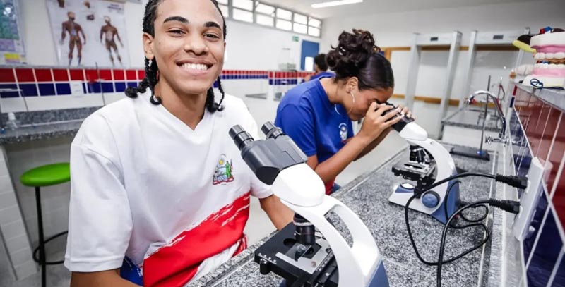 Bahia se Destaca no Ensino Integral com 140 mil Alunos Matriculados