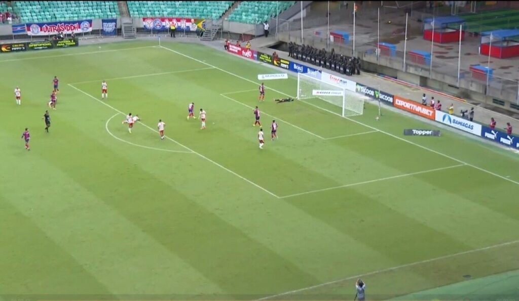 Bahia Supera Fracasso e Avança à Final do Baiano em Jogo Tenso Bahia Supera Fracasso e Avança à Final do Baiano em Jogo Tenso