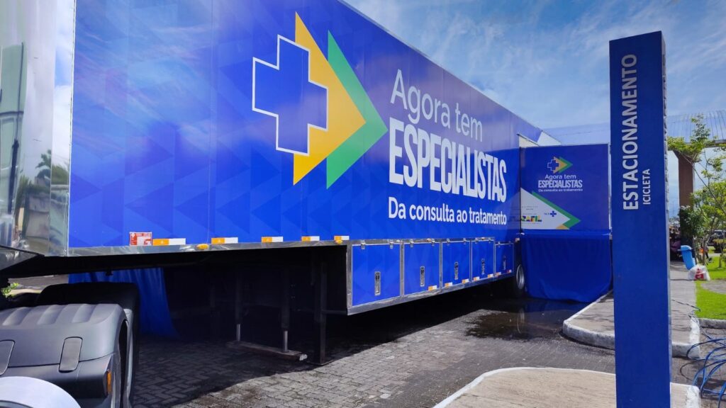 Carreta do Ministério da Saúde Oferece Atendimento Oftalmológico em Itabuna