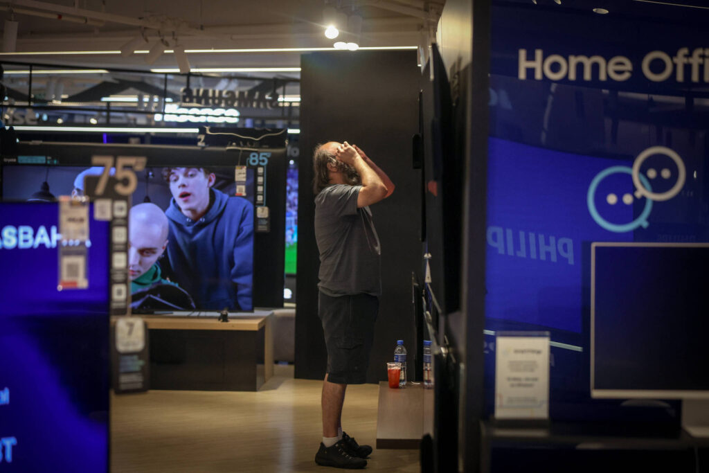 Casas Bahia: Prejuízo Triplica e CEO Foca em Vender Menos para Controlar Inadimplência