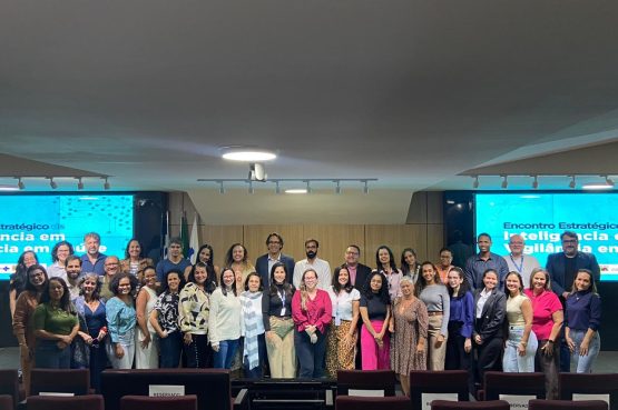 Encontro Estratégico em Saúde: Fortalecendo a Vigilância em Saúde na Bahia Encontro Estratégico em Saúde: Fortalecendo a Vigilância em Saúde na Bahia