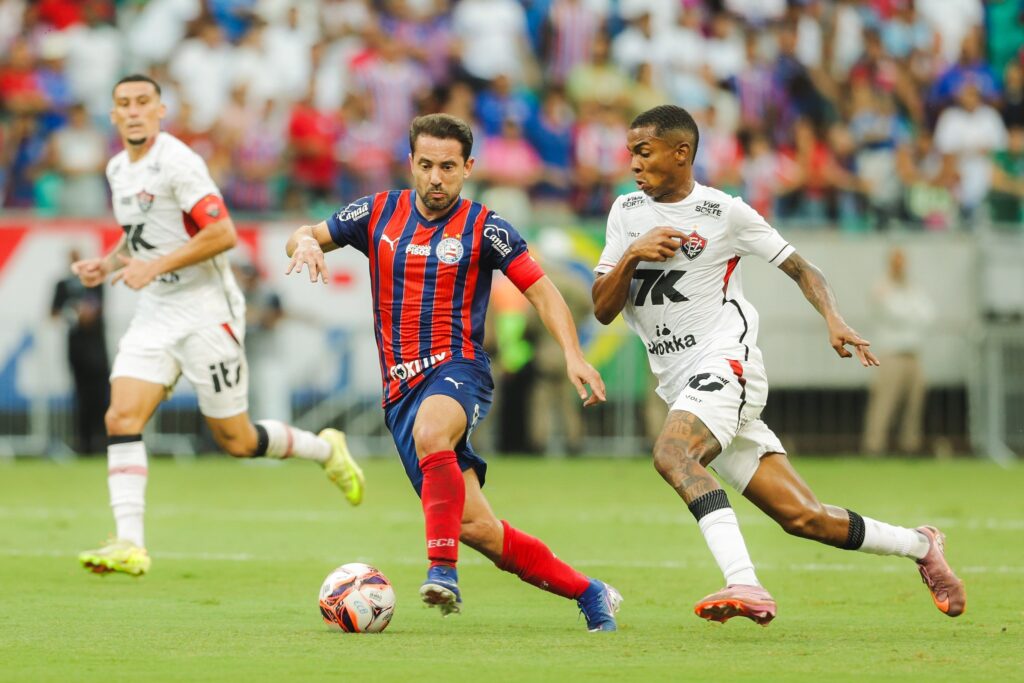 Everton Ribeiro Celebra Quarto Título Invicto da Carreira com o Bahia Everton Ribeiro Celebra Quarto Título Invicto da Carreira com o Bahia