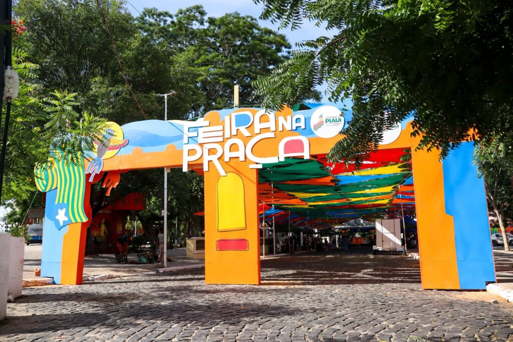 Feira na Praça Promove Pagode e Samba com Grupo 47 Graus Neste Domingo