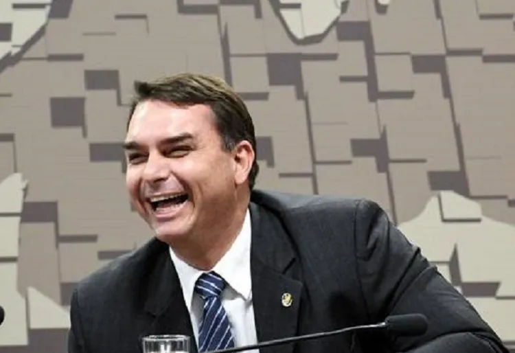 Flávio Bolsonaro Convoca Mobilização Nacional para Domingo