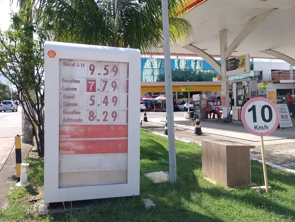 Gasolina em Salvador atinge quase R$ 8 após alta de 13%