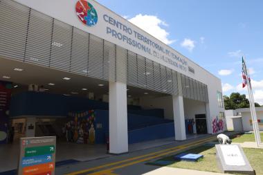 Governo do Estado Inaugura Centro Territorial de Educação Profissional em Medeiros Neto com Investimento de R$ 27,4 Milhões Governo do Estado Inaugura Centro Territorial de Educação Profissional em Medeiros Neto com Investim