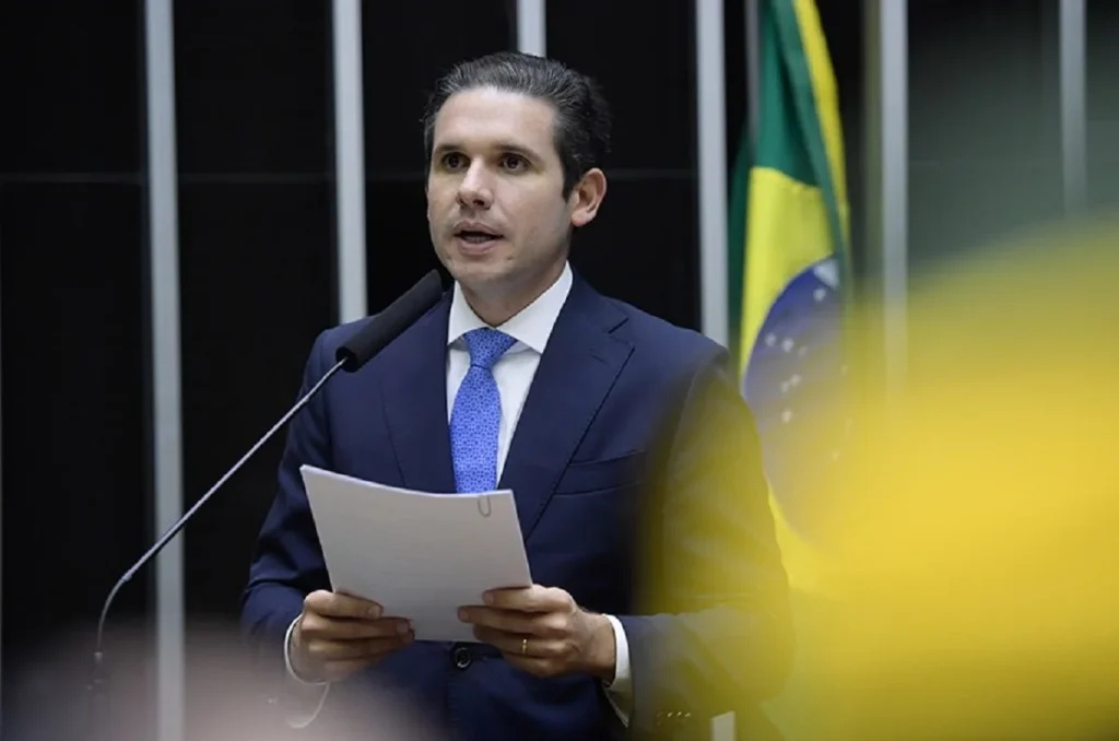 Hugo Motta será homenageado na Bahia e promove encontros políticos estratégicos