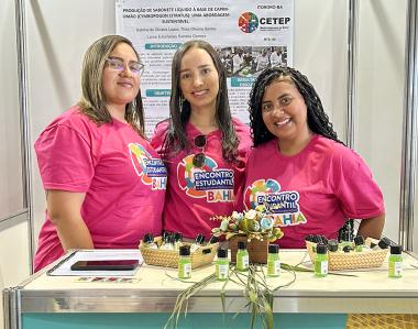 Inovação Escolar: Jovens Cientistas de Itororó Criam Sabonete Sustentável com Capim-Limão