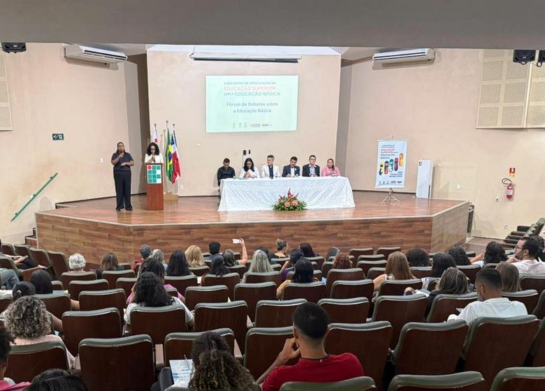 Integração da Educação Superior e Básica em Debate em Barreiras: Avanços e Propostas Integração da Educação Superior e Básica em Debate em Barreiras: Avanços e Propostas