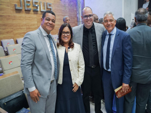 Kátia Oliveira Busca Novo Mandato com Apoio da Assembleia de Deus em Salvador