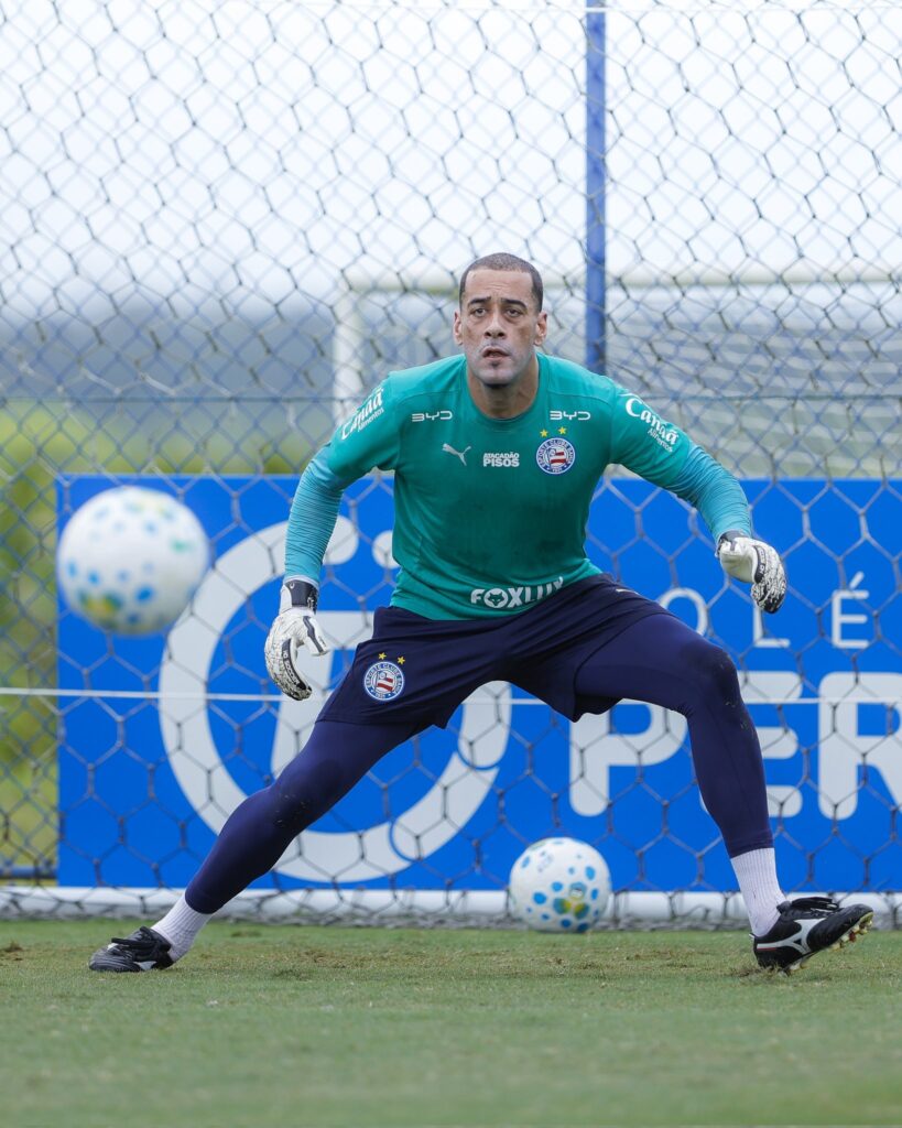 Léo Vieira se destaca em treino do Bahia, enquanto Willian José segue em transição Léo Vieira se destaca em treino do Bahia, enquanto Willian José segue em transição