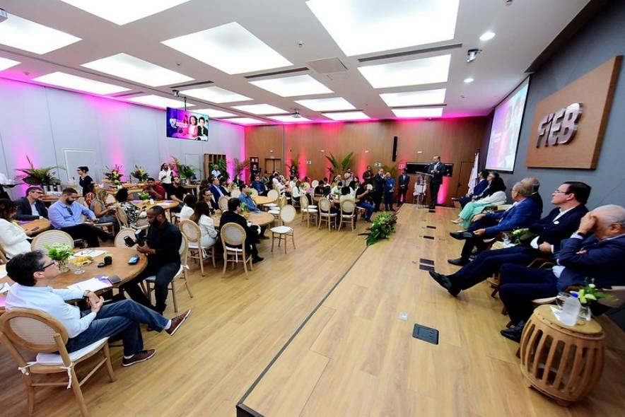 Movimento Bahia pela Educação Reativa Iniciativas com Formação de Professores e Encontros para Gesto