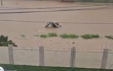 Mulher Desaparece em Vitória da Conquista Após Ser Arrastada por Enxurrada