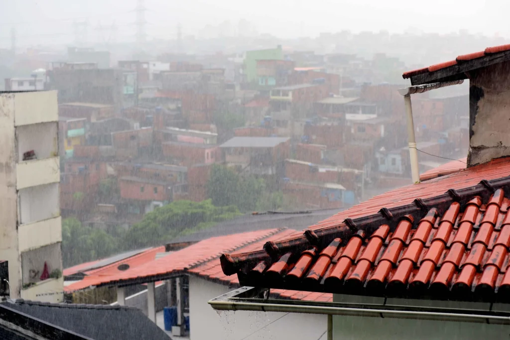 Operação Chuva: Governo e Prefeitura Trabalham para Minimizar Impactos nas Comunidades