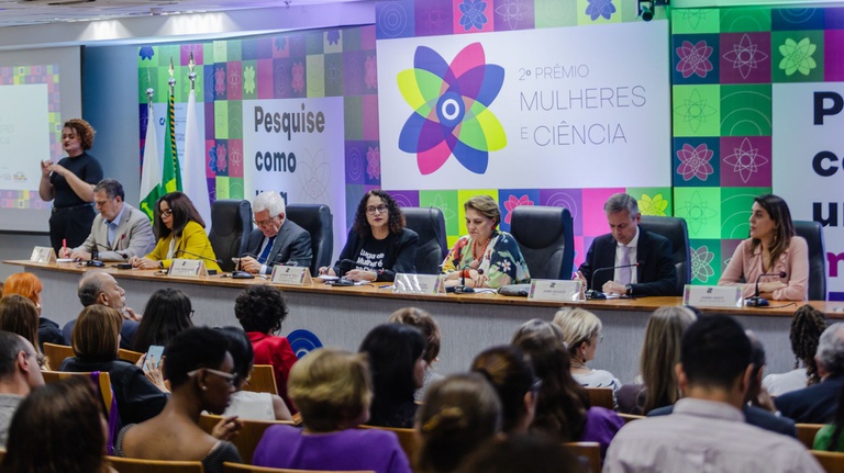Prêmio Mulheres e Ciência: Reconhecimento à Força Feminina na Pesquisa Brasileira
