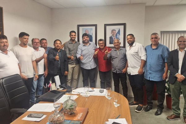 Roberto Carlos Fortalece Base Política em Cipó com Reunião na Serin