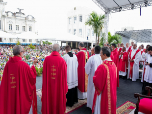 Salvador: Arquidioceza Celebra 477 Anos com Procissão de Ramos