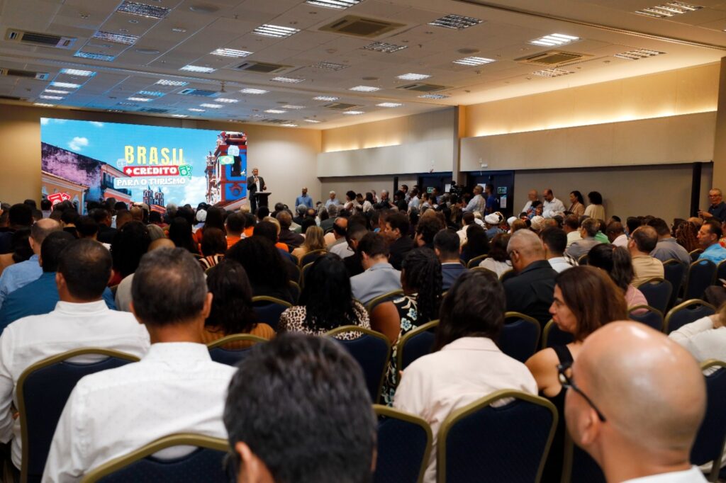 Salvador Lança Fundo de R$ 215 Milhões para Impulsionar o Turismo na Bahia Salvador Lança Fundo de R$ 215 Milhões para Impulsionar o Turismo na Bahia