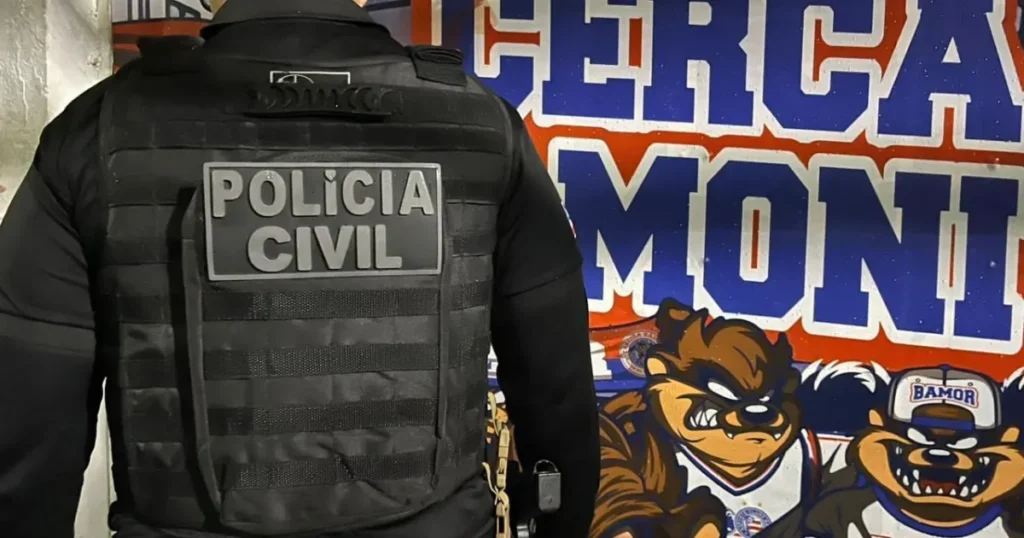 Seis Membros da Torcida Bamor São Presos em Operação Policial na Bahia Seis Membros da Torcida Bamor São Presos em Operação Policial na Bahia