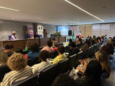 Seminário Bahia que Cuida: Avançando na Construção da Política de Cuidados Seminário Bahia que Cuida: Avançando na Construção da Política de Cuidados