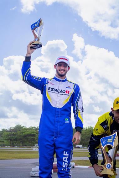 Thiago Rios: Campeão Baiano de Kart Estreia na Copa Hyundai HB20 e Almeja a Stock Car Thiago Rios: Campeão Baiano de Kart Estreia na Copa Hyundai HB20 e Almeja a Stock Car