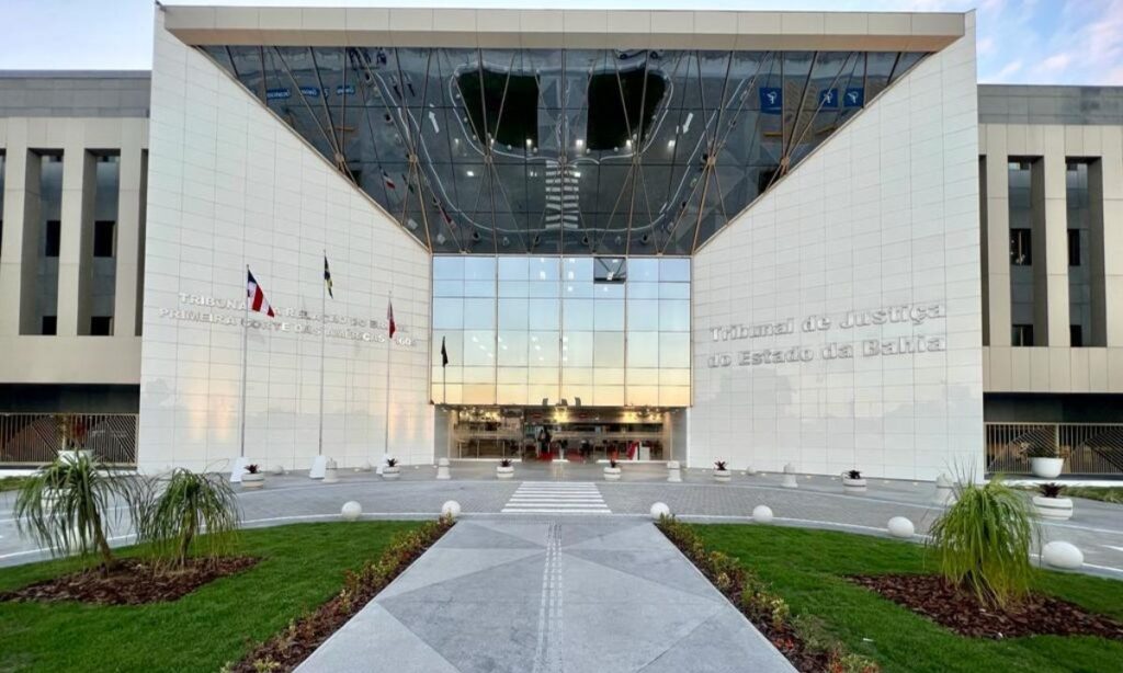 TJ-BA Abre Vagas de Estágio com Salários de Até R$ 3 Mil