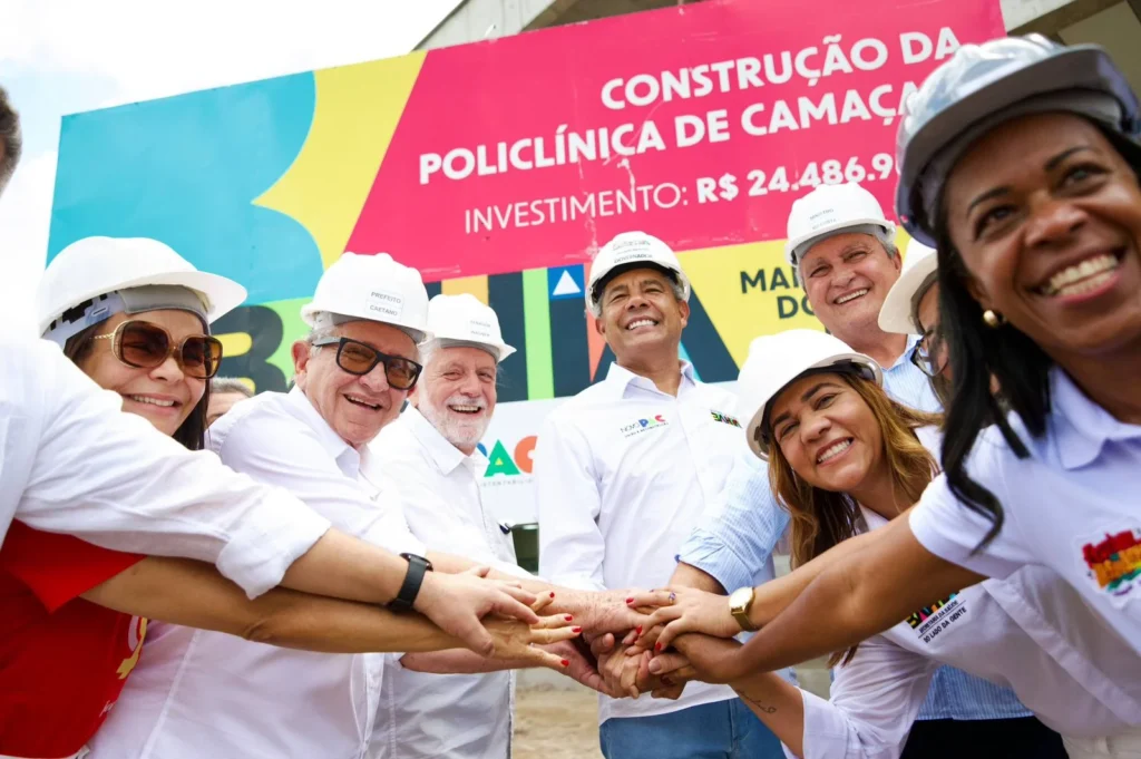 Wagner Visita Policlínica e Anuncia Investimentos em Saúde em Camaçari Wagner Visita Policlínica e Anuncia Investimentos em Saúde em Camaçari