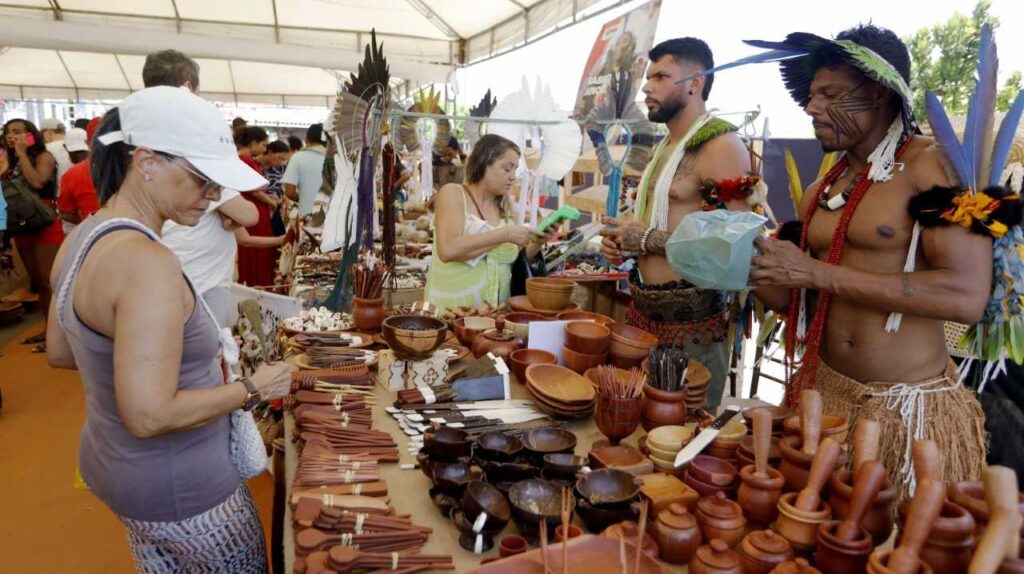 Bahia: Crescimento de 10,2% Nas Atividades às Famílias Impulsiona Serviços