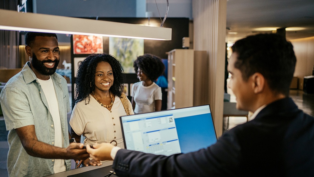 Bahia Enfrenta Desafio: Mais de 80% dos Hotéis Não Se Adaptaram ao Novo Sistema de Registro de Hóspe