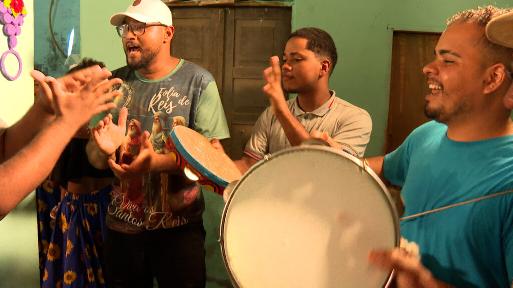 Batuqueiros de Xique-Xique e Cultura Baiana: Música, Cinema e Espiritualidade em Destaque Batuqueiros de Xique-Xique e Cultura Baiana: Música, Cinema e Espiritualidade em Destaque