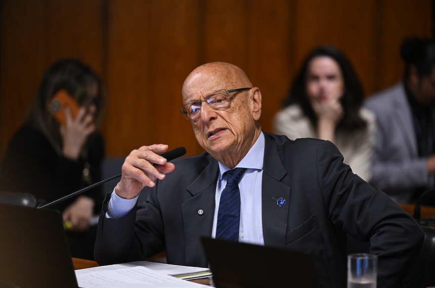 CAE Adia Votação e Aprova Debate Sobre Fim do Plástico de Uso Único