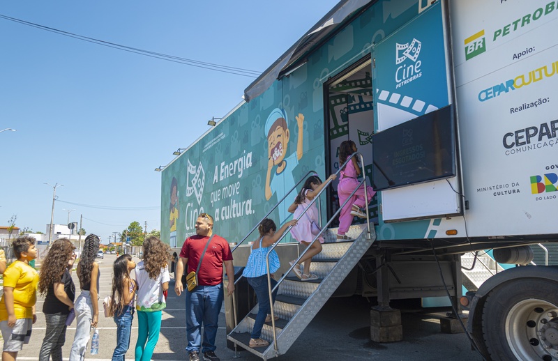 Carreta Cinematográfica de Alta Tecnologia Leva Cinema Gratuito à Bahia Carreta Cinematográfica de Alta Tecnologia Leva Cinema Gratuito à Bahia