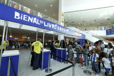 Coletivos Bahia Pela Paz: Mais de 100 Jovens Periféricos na Bienal do Livro de Salvador