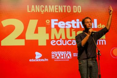 Estudantes da Rede Estadual Brilham no Festival de Música da Rádio Educadora com Prêmios de até R$ 10 mil Estudantes da Rede Estadual Brilham no Festival de Música da Rádio Educadora com Prêmios de até R$ 1