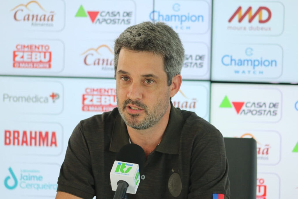 Ex-Diretor do Bahia Elogia Cadu Santoro e Reflete sobre Mudanças no Futebol Ex-Diretor do Bahia Elogia Cadu Santoro e Reflete sobre Mudanças no Futebol