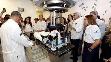Governo da Bahia Inaugura Radioterapia e Consolida Hospital Costa das Baleias como Referência Oncológica Governo da Bahia Inaugura Radioterapia e Consolida Hospital Costa das Baleias como Referência Oncoló
