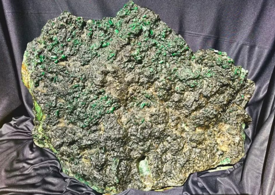 Leilão de Esmeralda de 142 kg na Bahia: Início em R$ 79,8 milhões