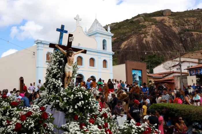 Milagres Recebe Jerônimo Rodrigues: Devoção e Saúde em Prol da Mobilidade