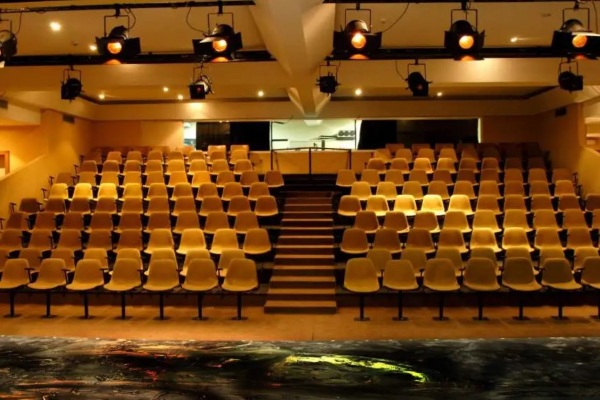 Oficina Gratuita: Transformando Teatro em Cinema em Salvador