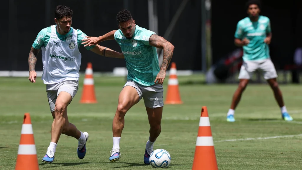 Palmeiras Treina na Bahia e se Prepara para Libertadores com Foco Total Palmeiras Treina na Bahia e se Prepara para Libertadores com Foco Total