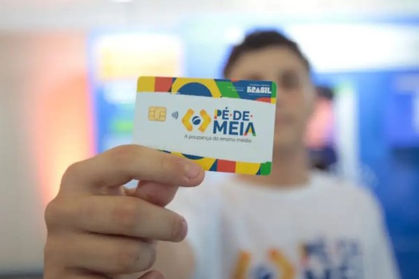 Pé-de-Meia: Redução de 50% no Abandono Escolar na Bahia em Dois Anos