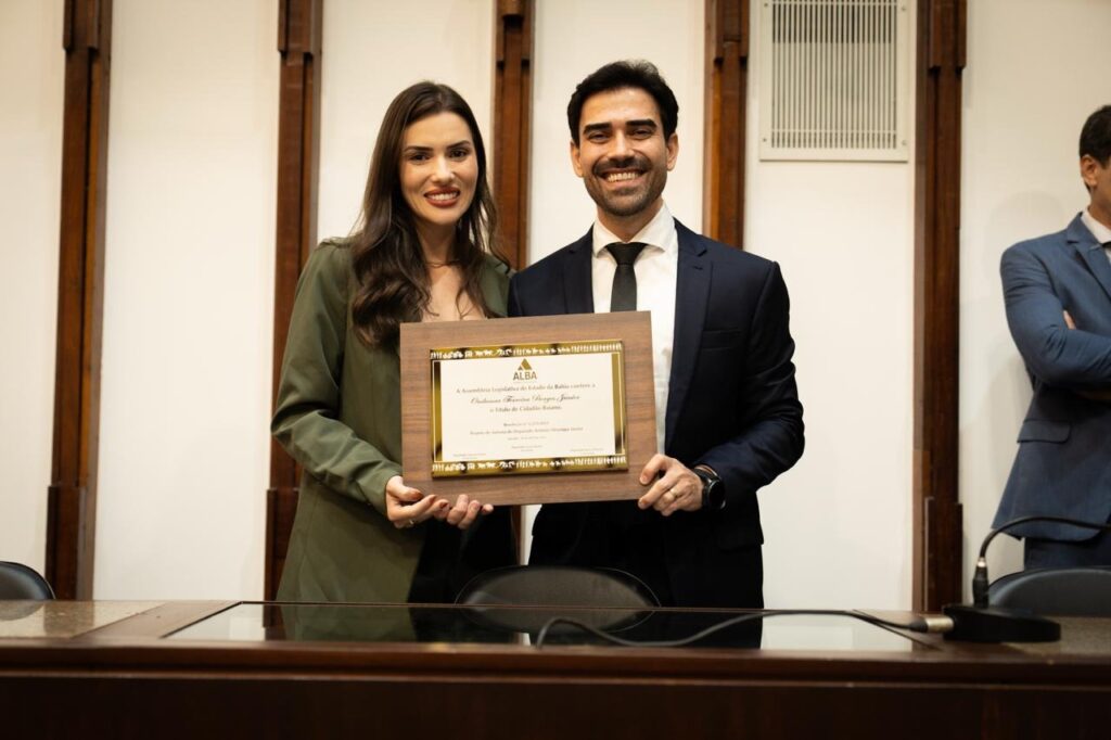 Prefeito Júnior Marabá Recebe Título de Cidadão Baiano e Celebra Diversidade Cultural